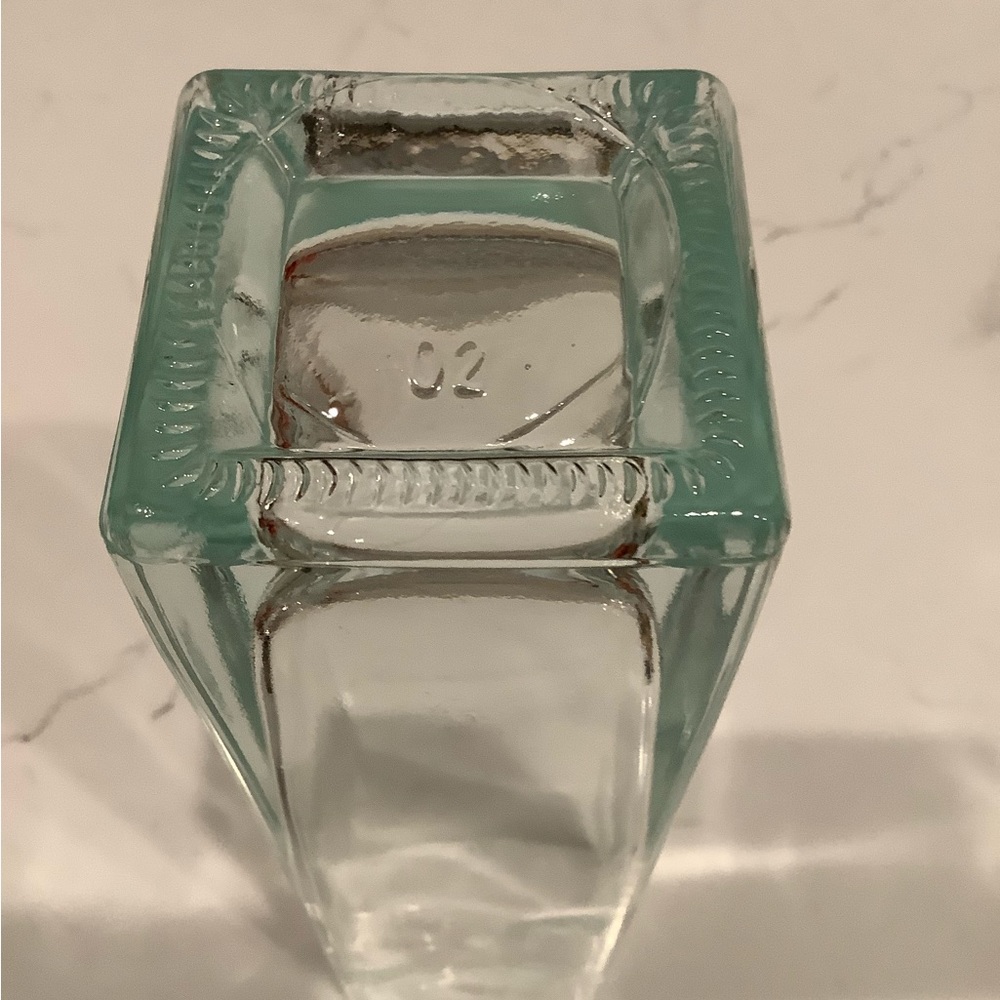 EUC Clear Glass Vase - Picture 4 of 7